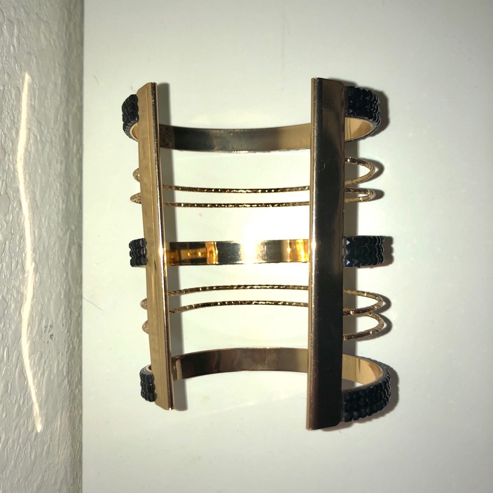 Cuff Bracelet - Picture 6 of 6